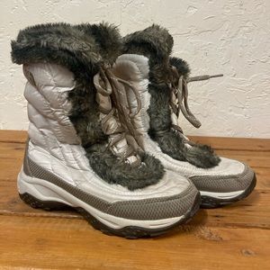 North face Girls snow boots, lightly used